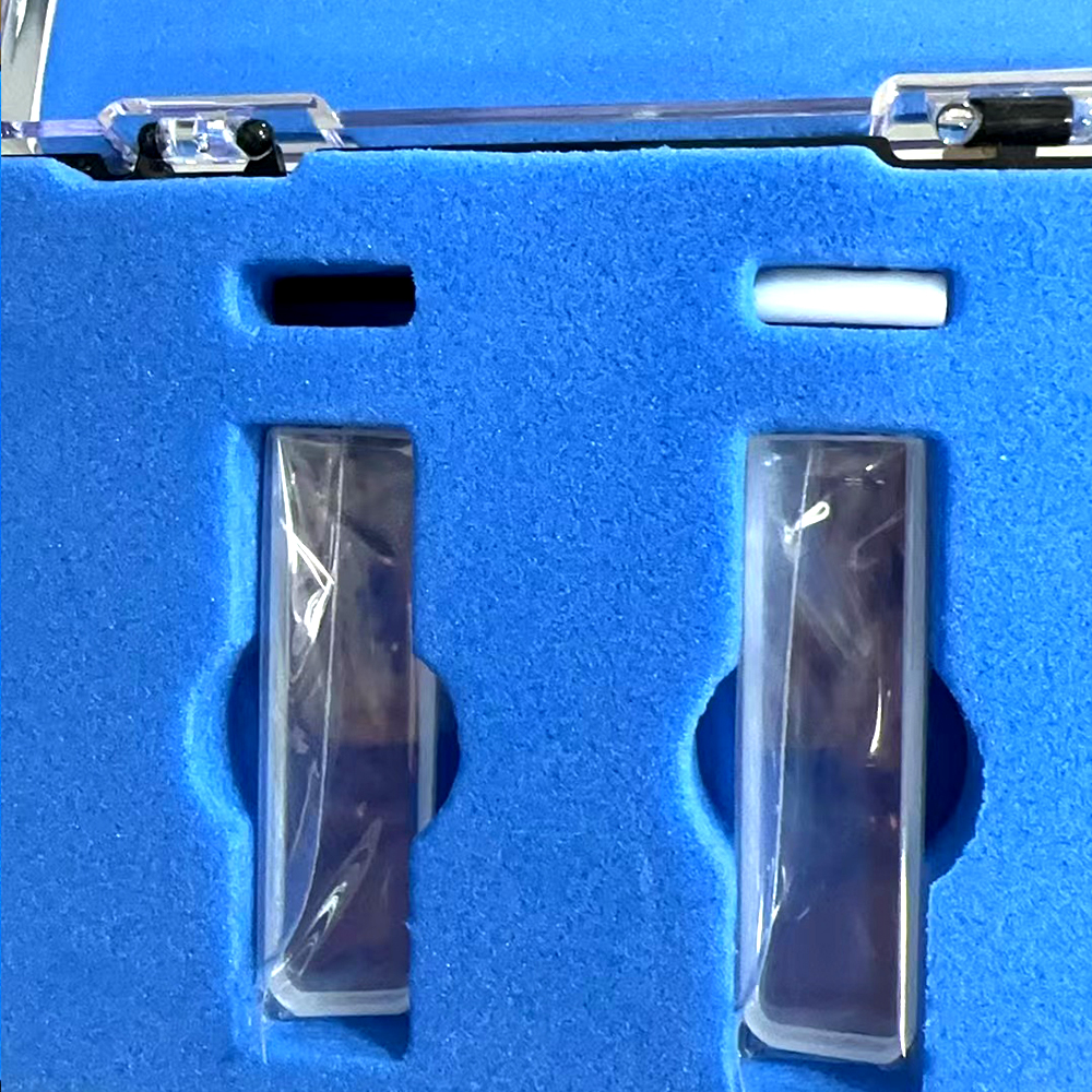 0.7ml 2mm Path Length Quartz cuvette
